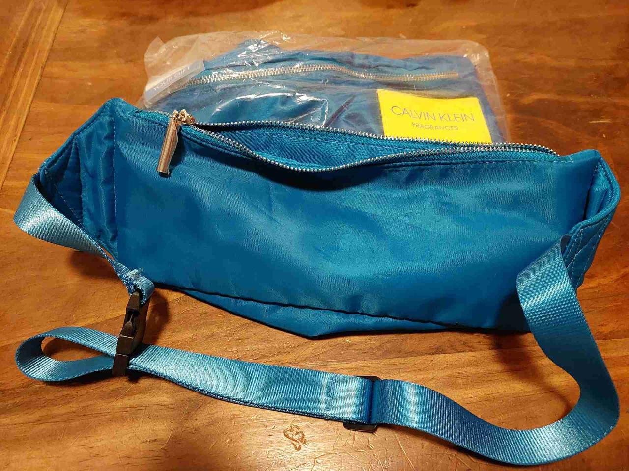 Banano azul Calvin Klein nuevo - miniatura 2