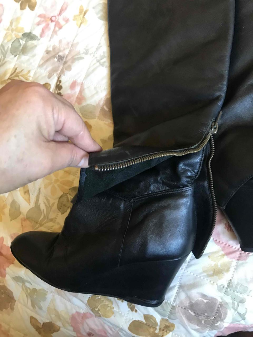 Botas negras de cuero alto - miniatura 2