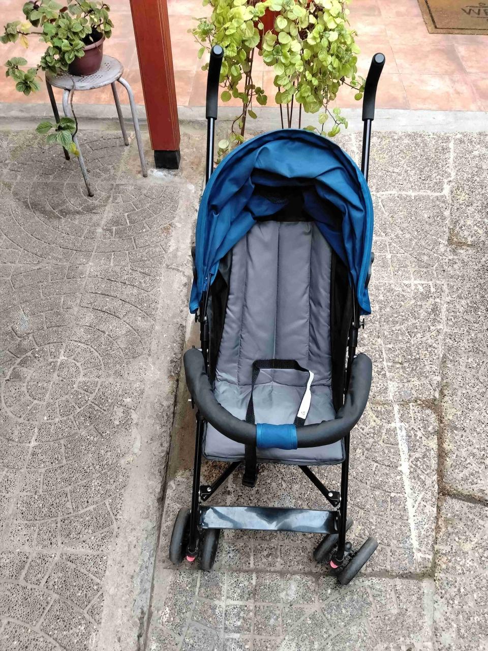 Coche de bebé plegable azul
