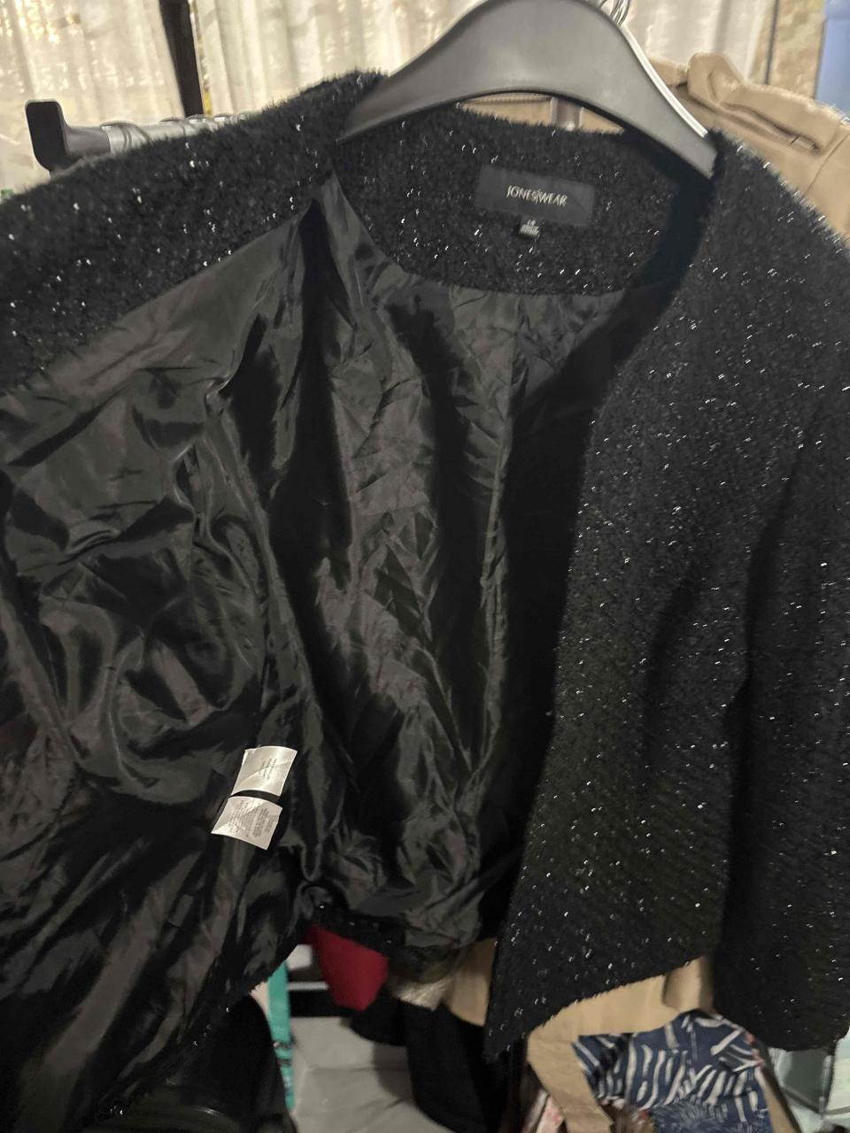Chaqueta negra Joneswear - miniatura 3