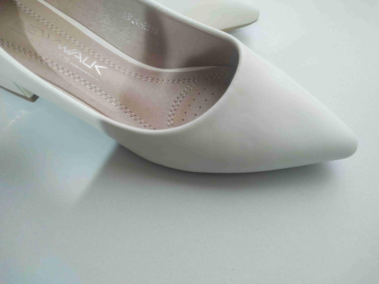 Zapatos color crema - miniatura 2