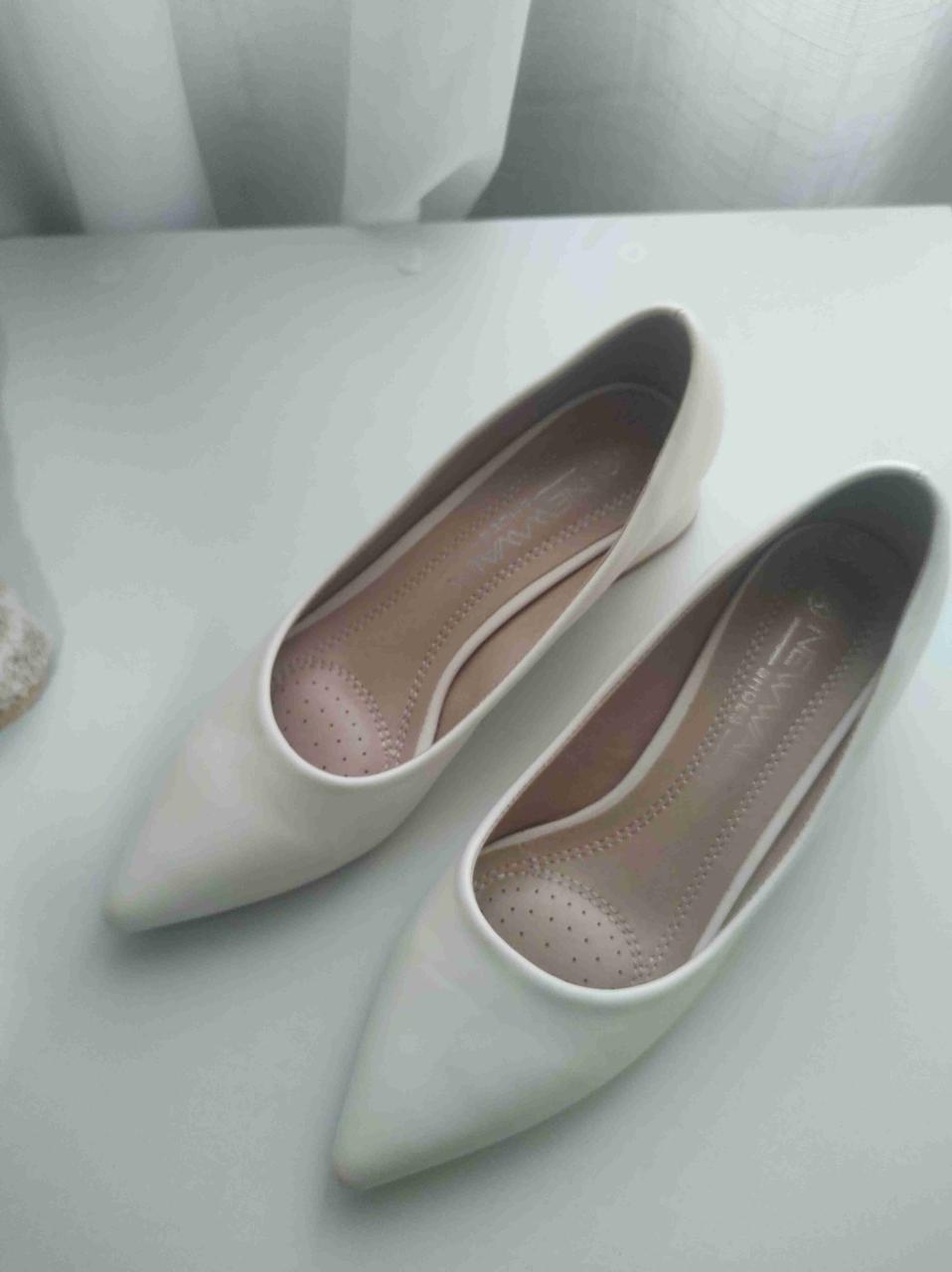 Zapatos color crema - miniatura 6