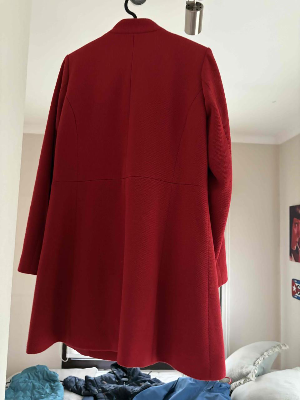 Abrigo rojo elegante - miniatura 2