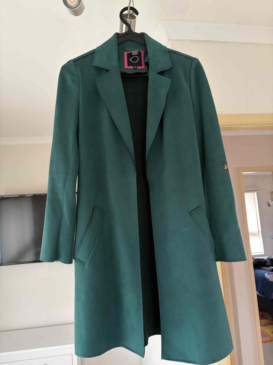 Abrigo verde elegante - miniatura 2