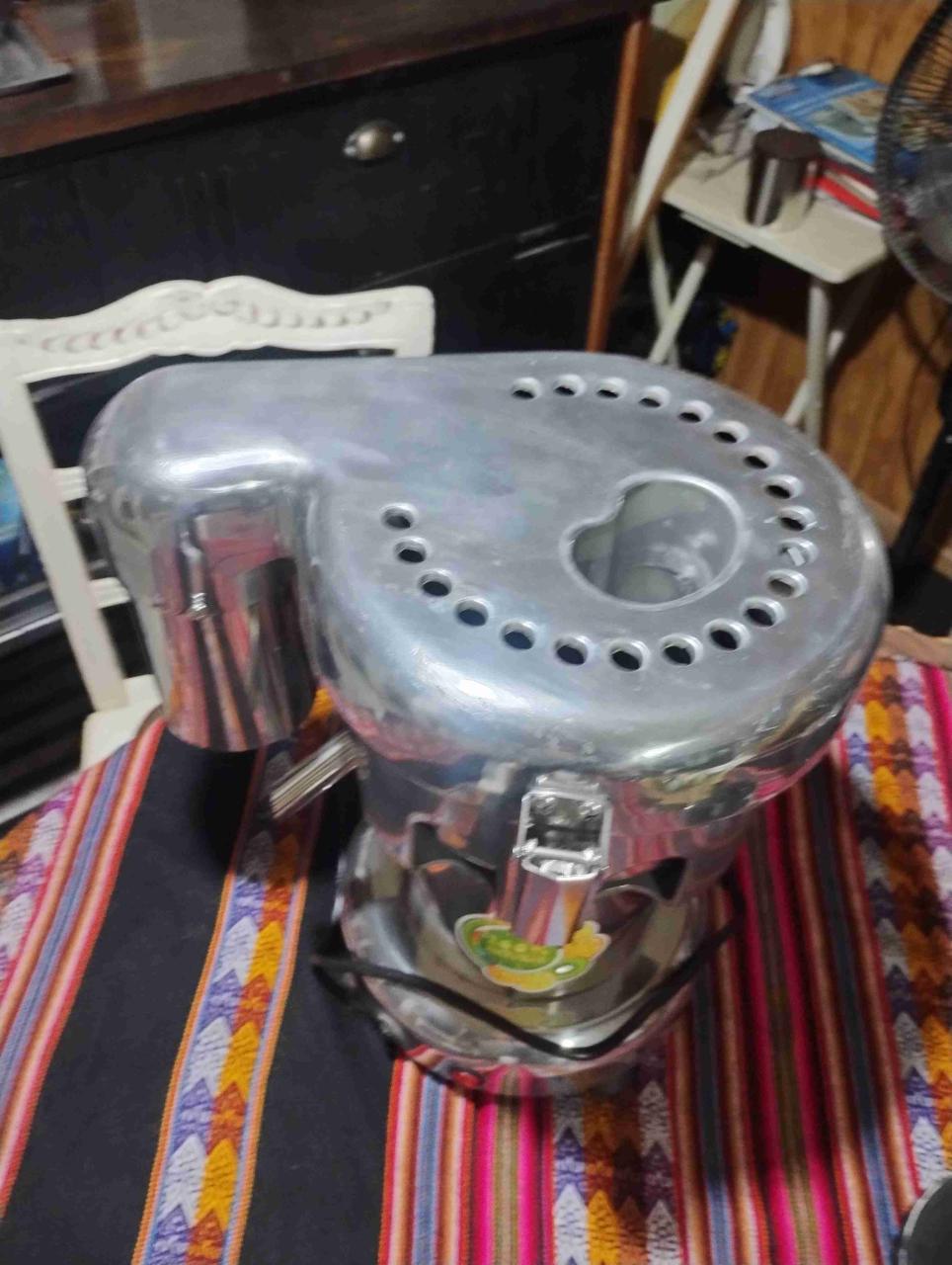 Extractor de jugos 1000KP - miniatura 3