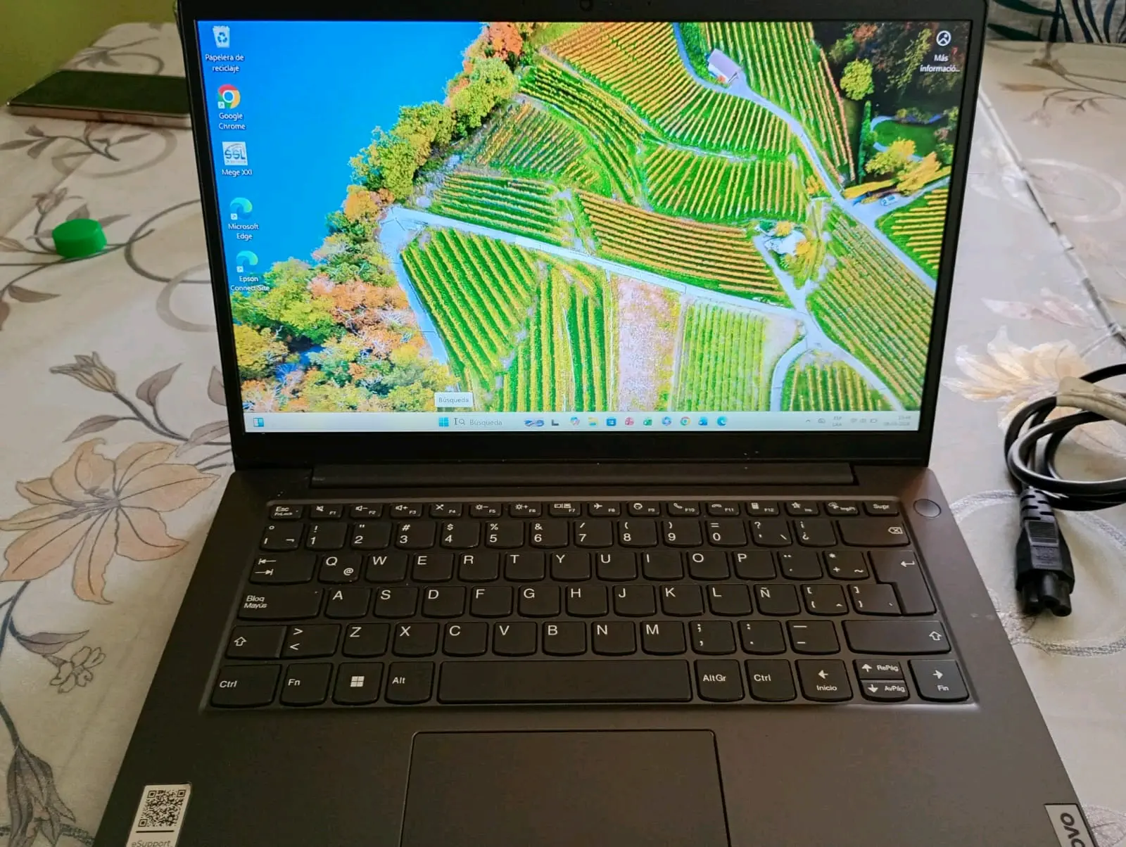 Laptop Lenovo 14 pulgadas - miniatura 1