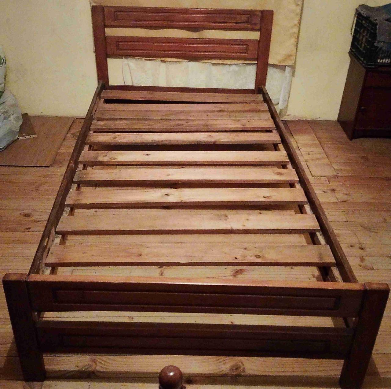 Cama individual de madera - miniatura 1
