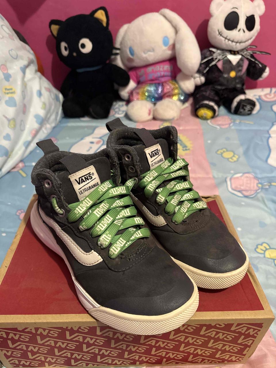 Zapatillas Vans negras con cordones verdes - miniatura 1