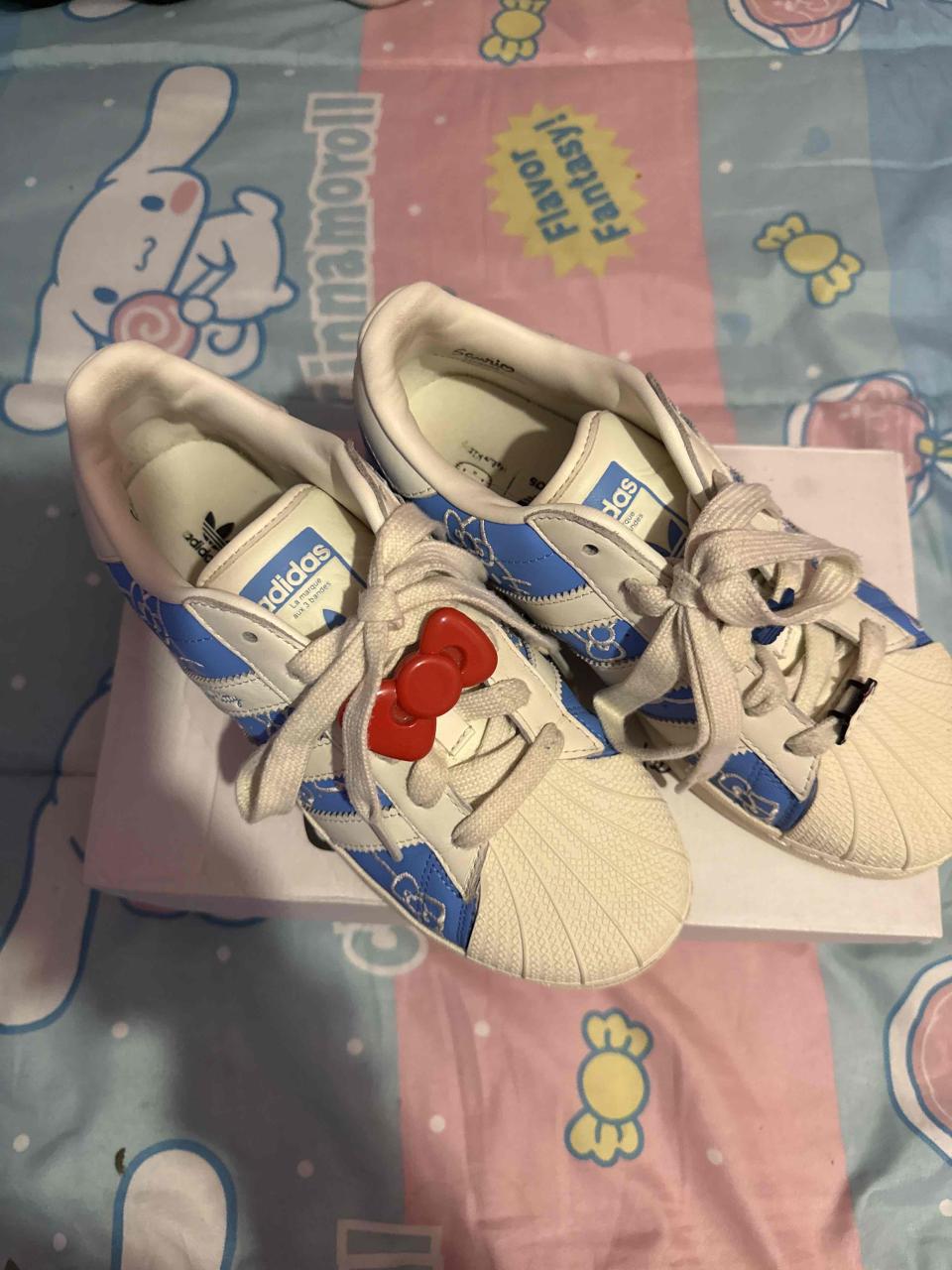 Zapatillas Adidas Superstar Hello Kitty - miniatura 2