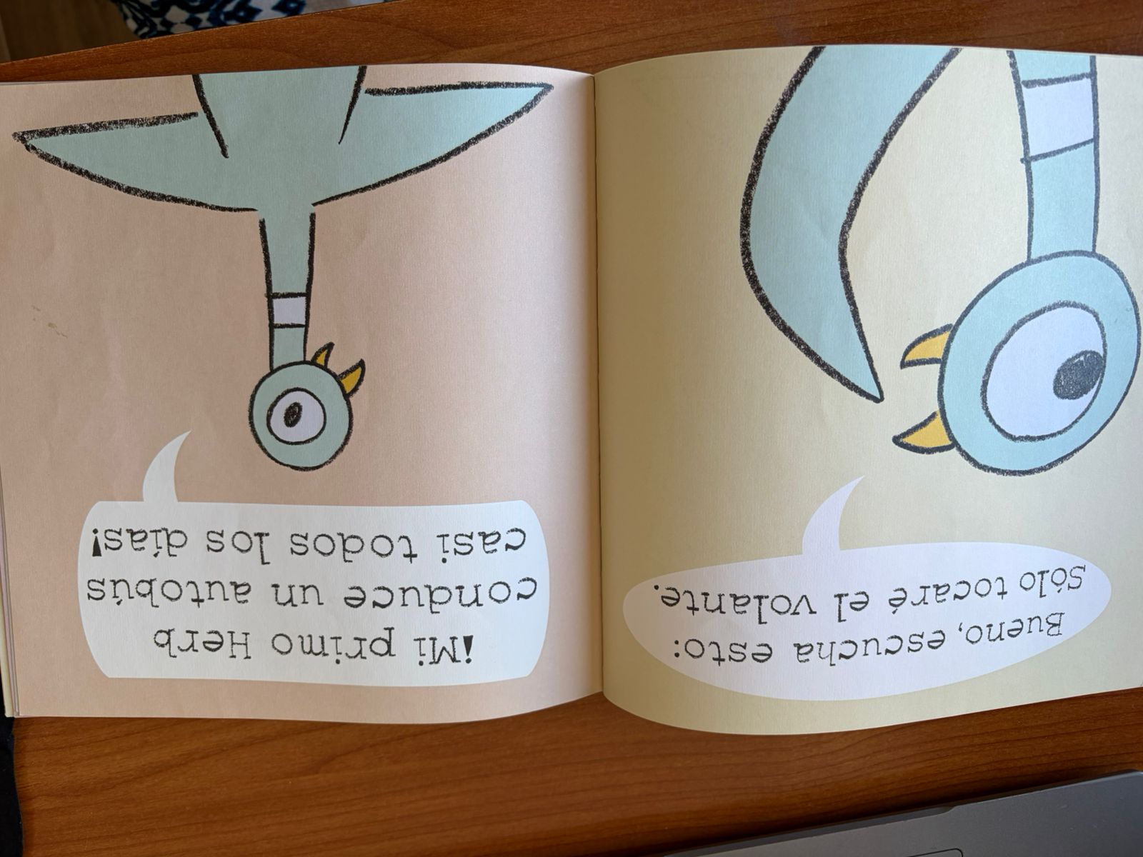 Libro infantil 'No dejes que la Paloma' - miniatura 3