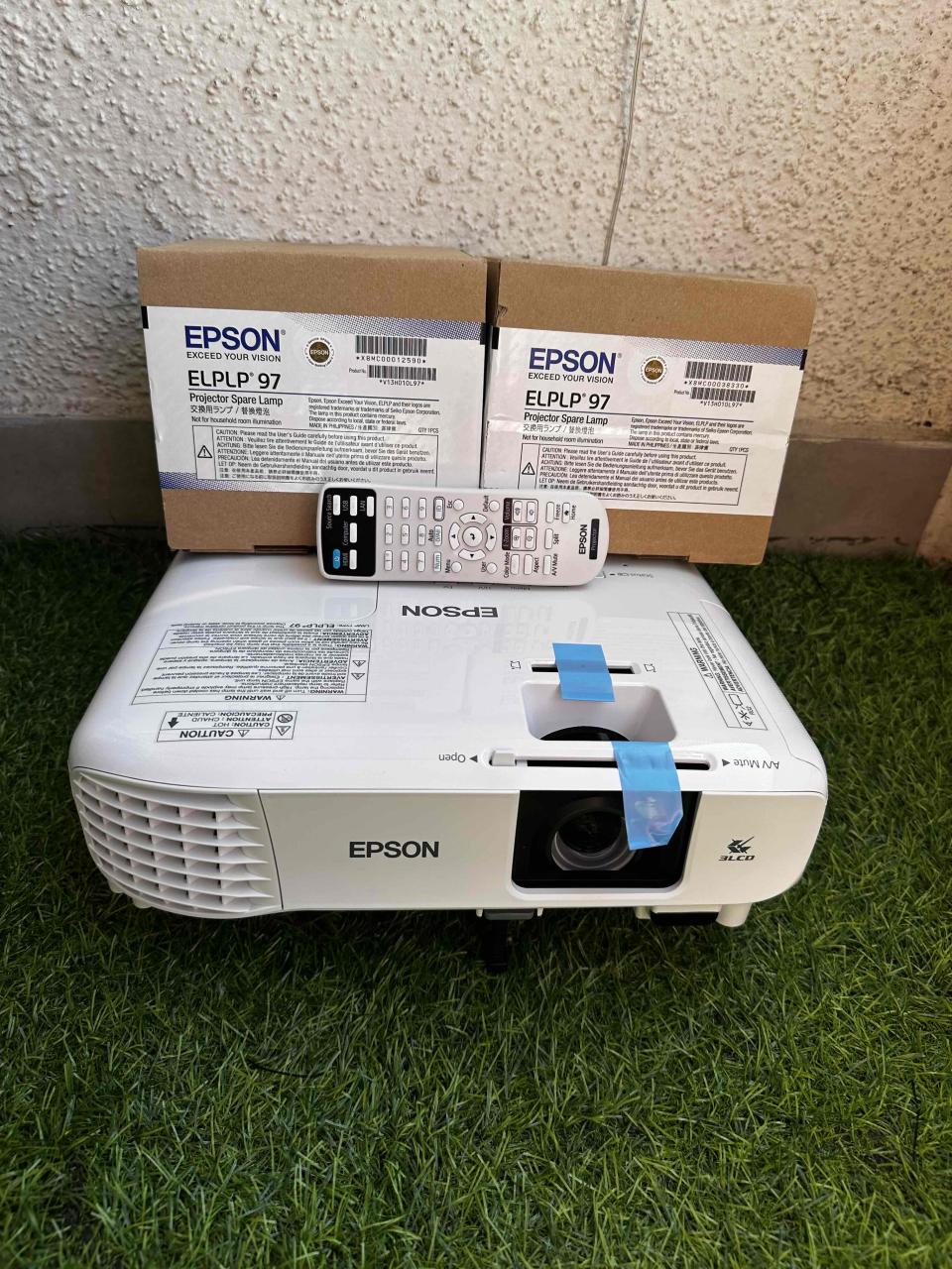 Proyector Epson 119W con lámparas de repuesto - miniatura 1