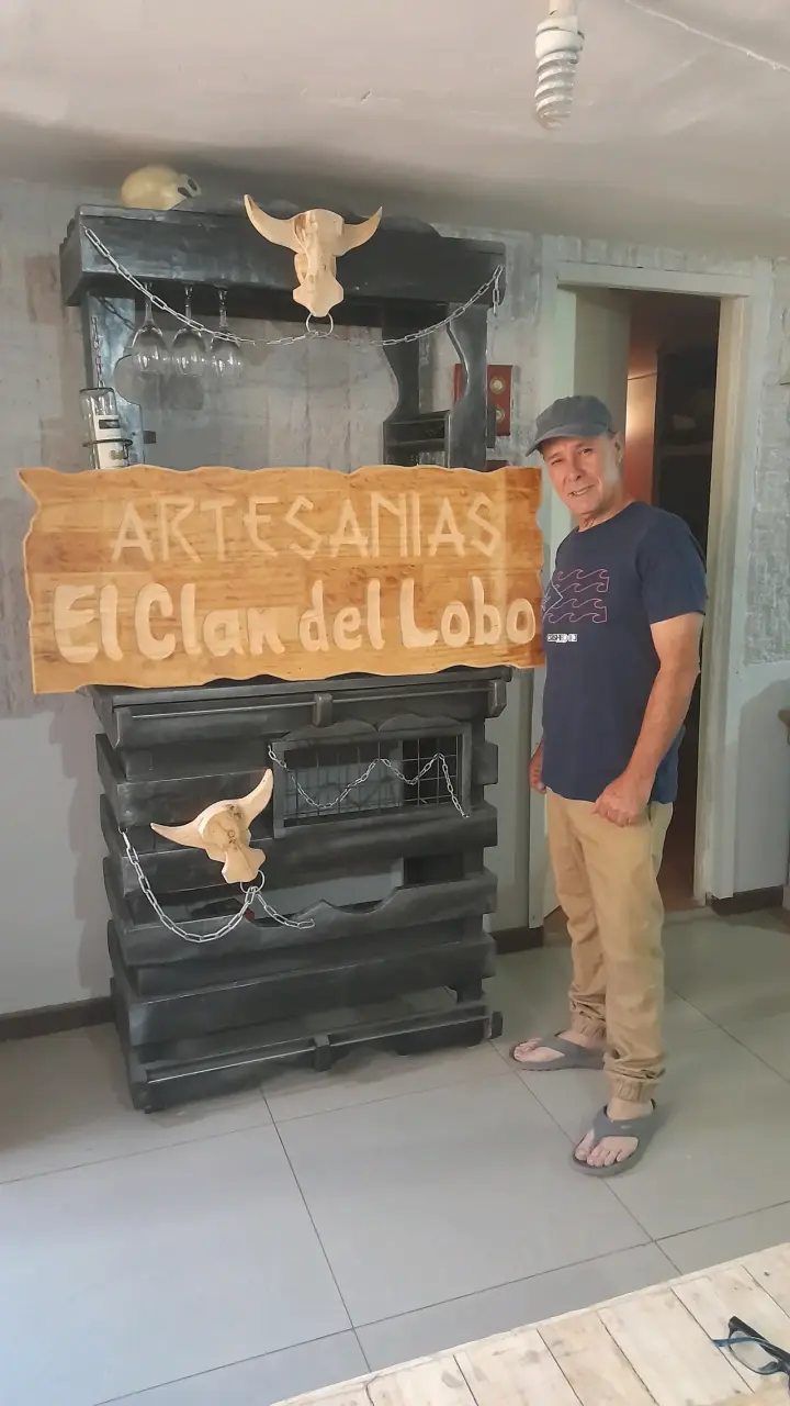 Bar de madera estilo rústico - miniatura 4