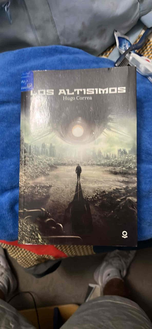Libro 'Los Altísimos' de Hugo Correa