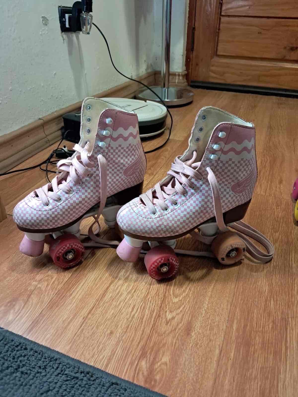 Patines de cuatro ruedas rosa - miniatura 2