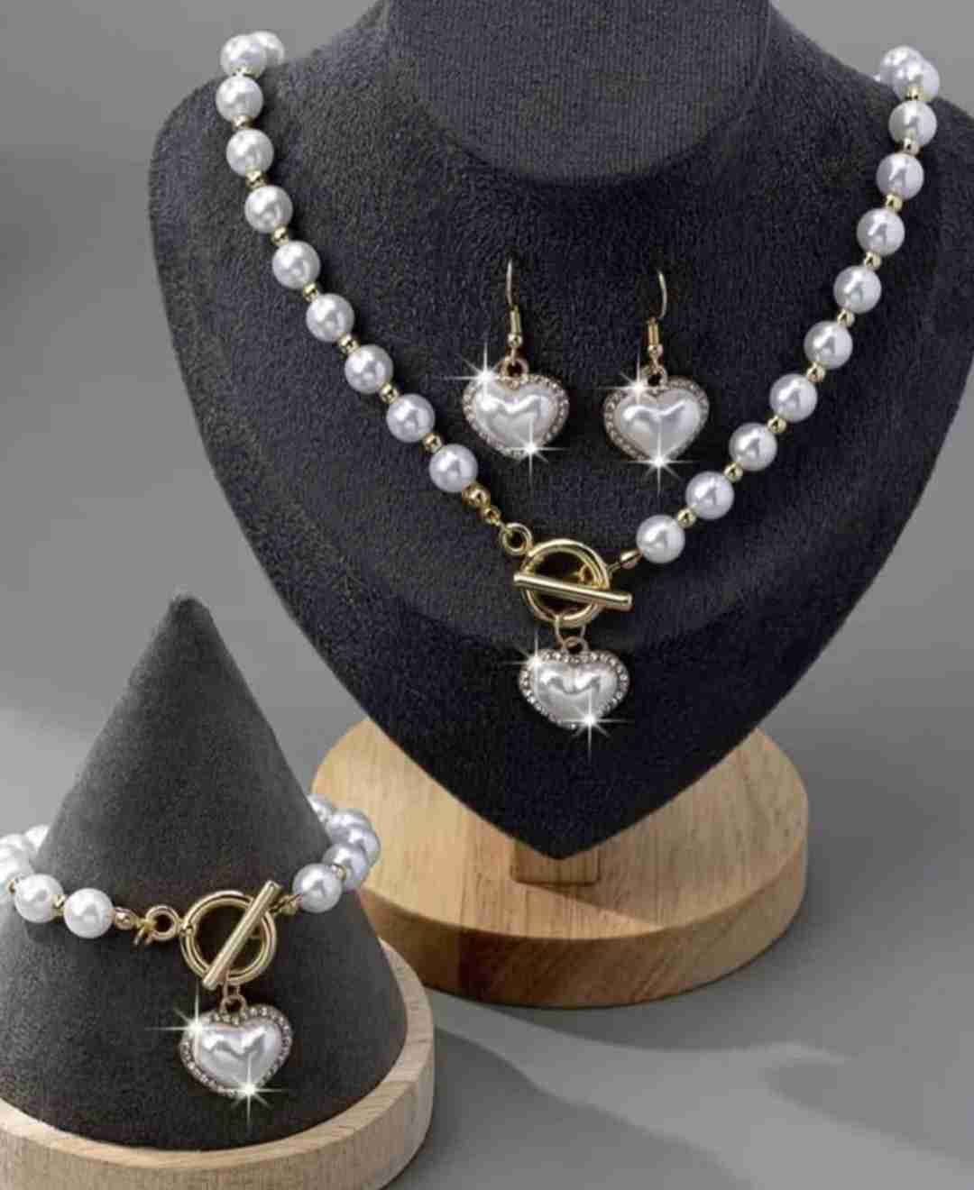 Set de collar y aretes de perlas - miniatura 1