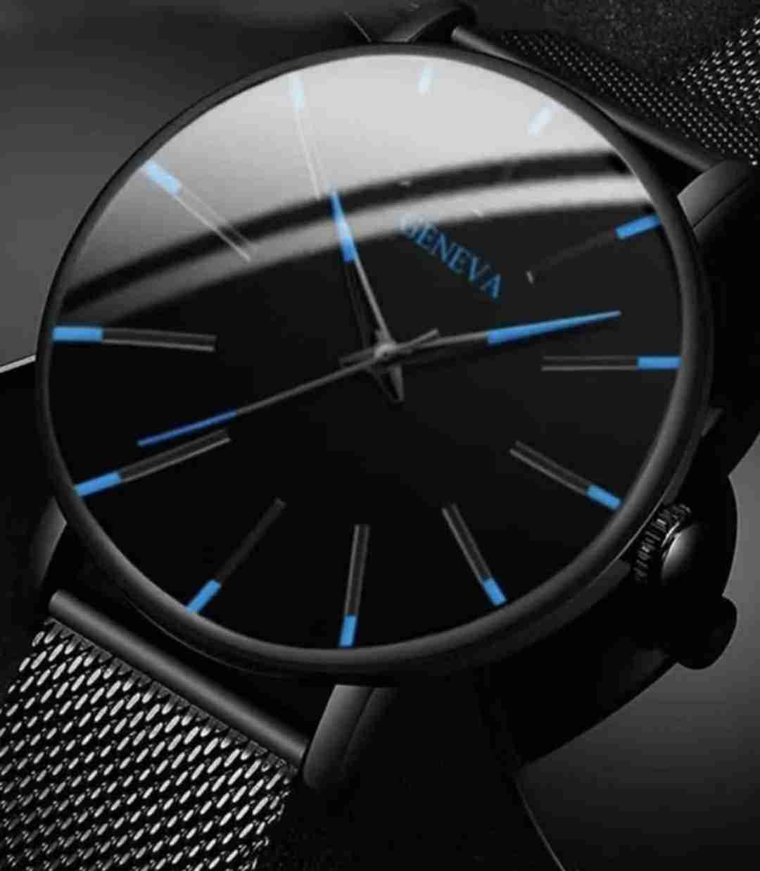 Reloj pulsera negro moderno - miniatura 2