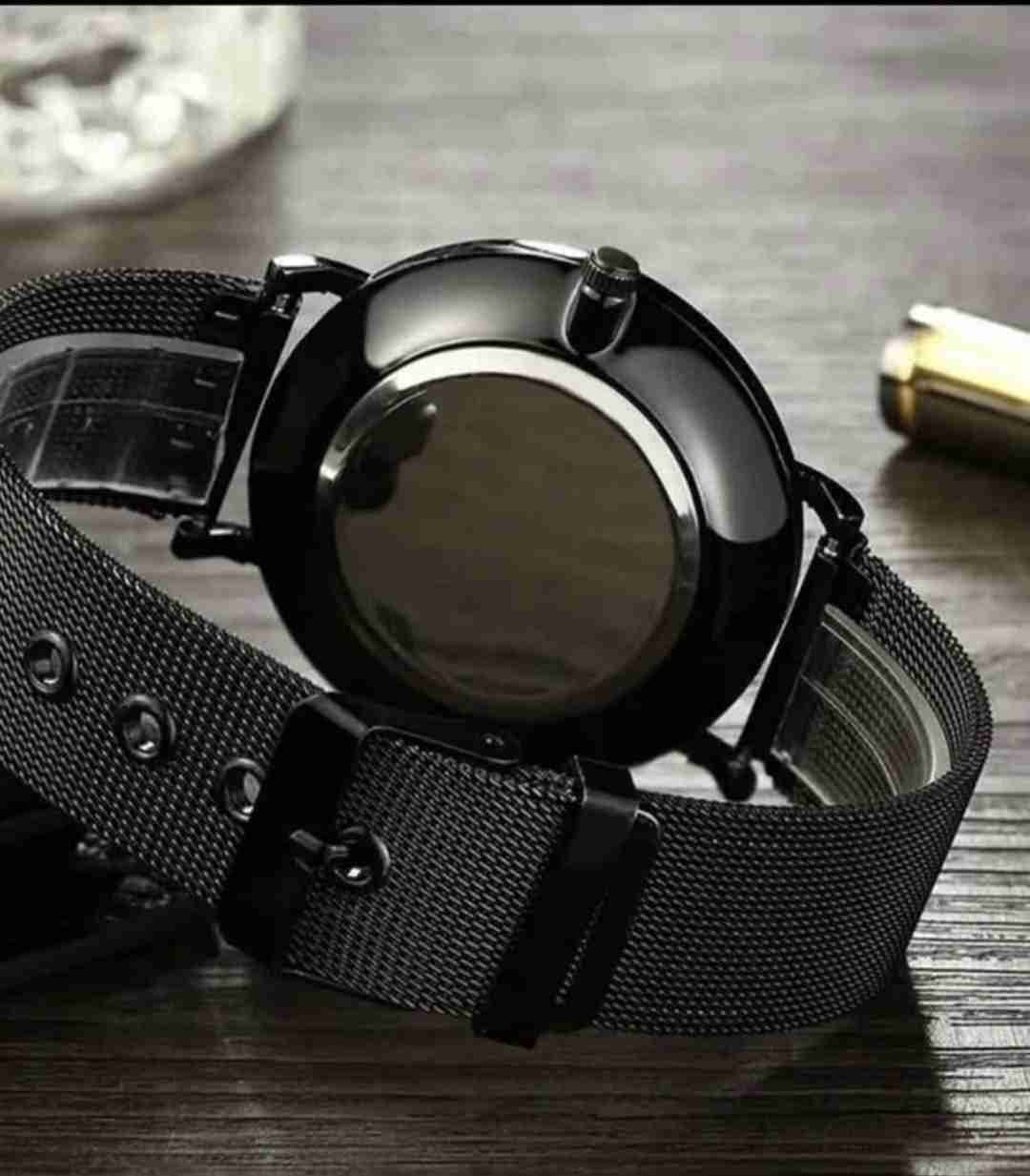 Reloj pulsera negro moderno - miniatura 3