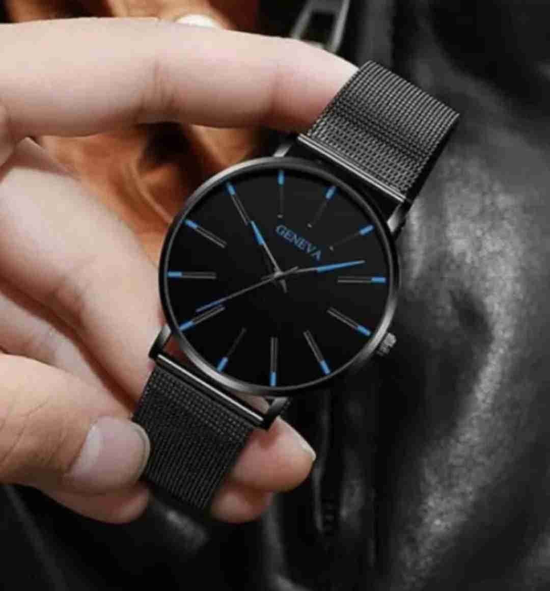 Reloj pulsera negro moderno - miniatura 4