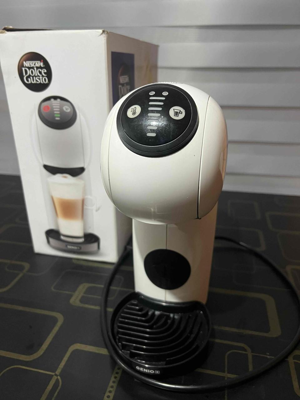Cafetera Nescafé Dolce Gusto seminueva - miniatura 1