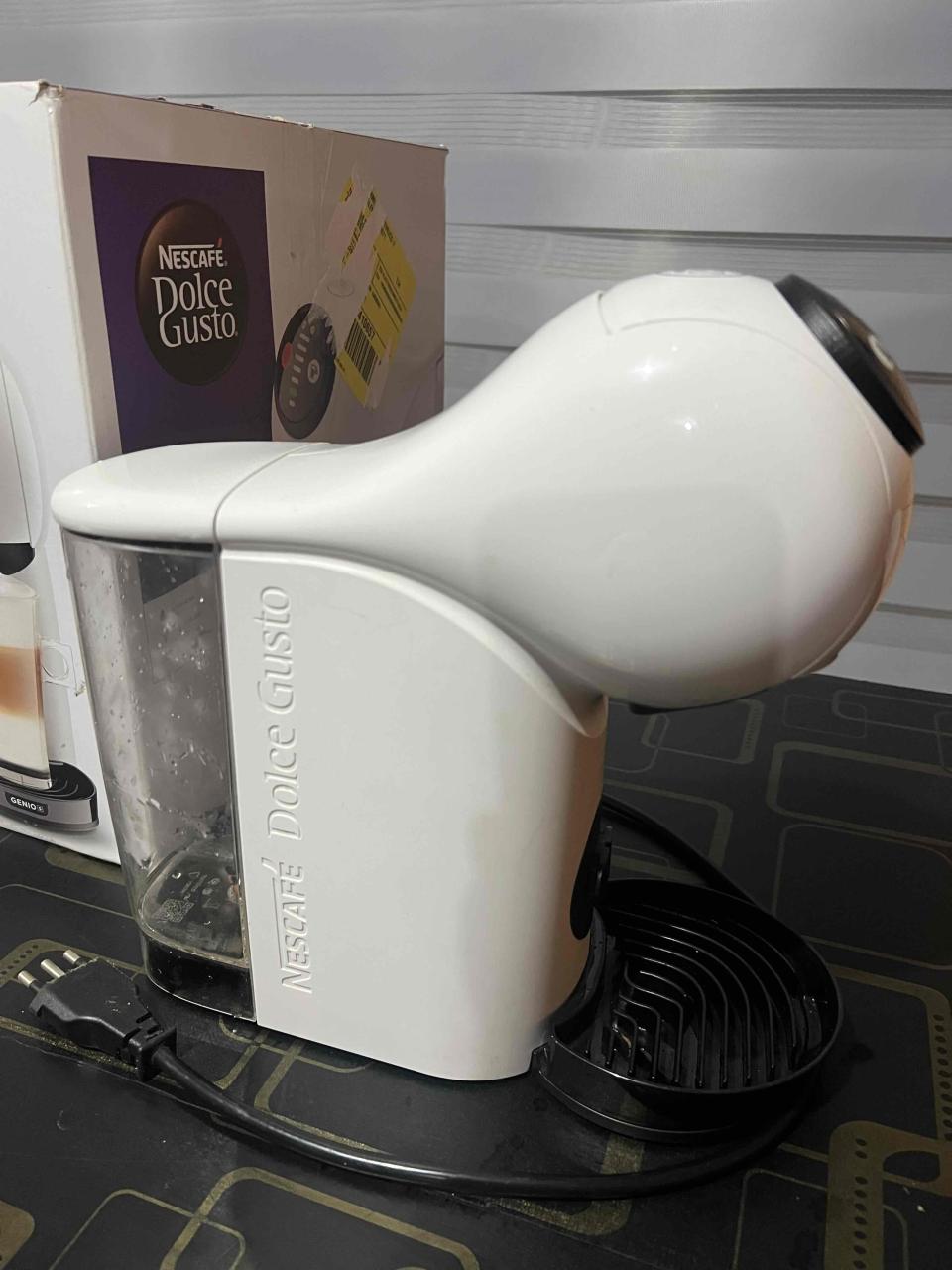 Cafetera Nescafé Dolce Gusto seminueva - miniatura 2