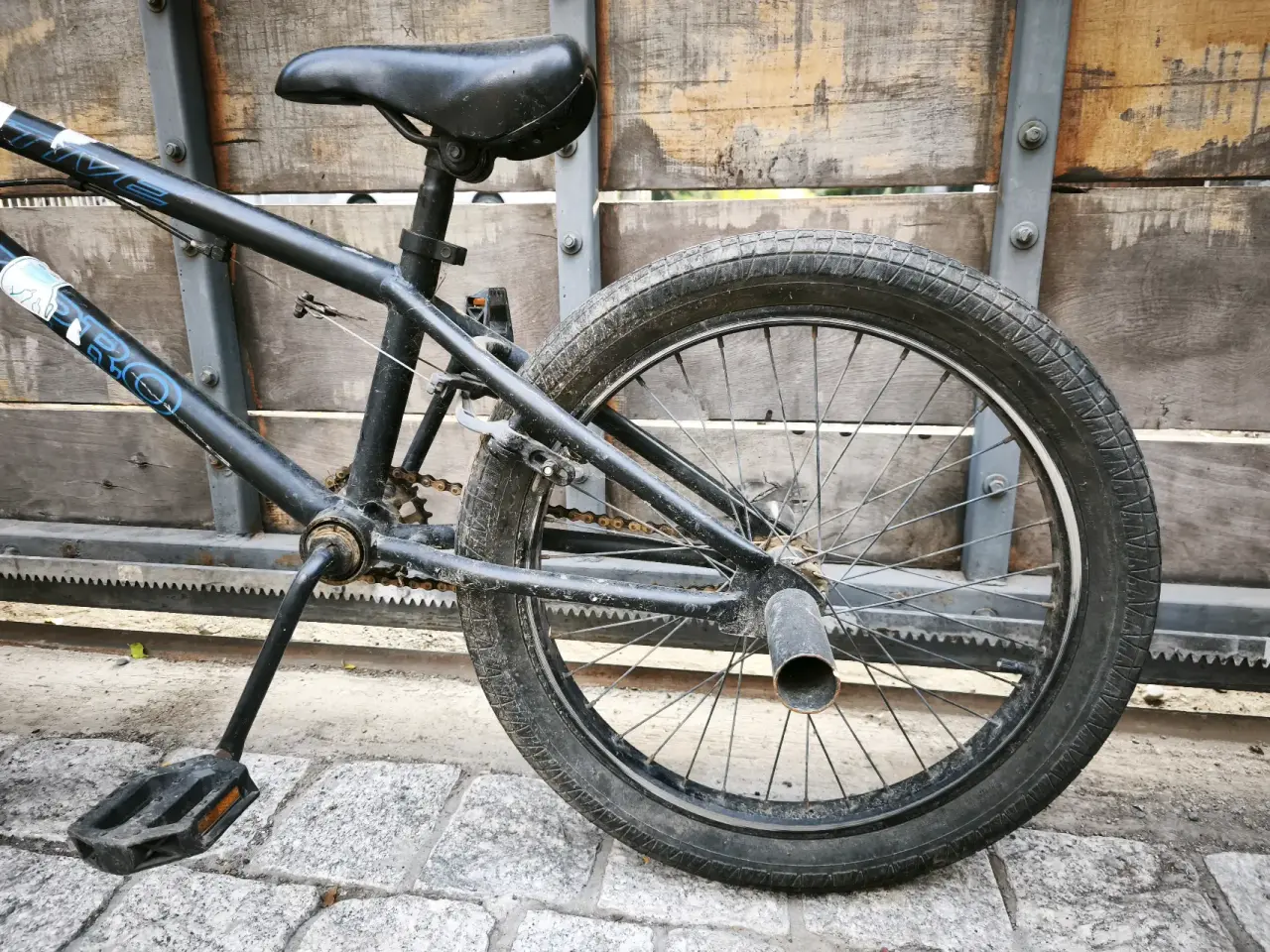 Bicicleta BMX negra usada - miniatura 2