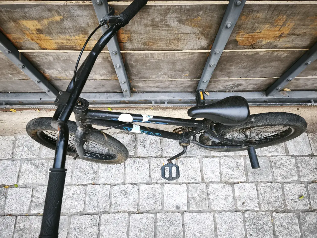 Bicicleta BMX negra usada - miniatura 3