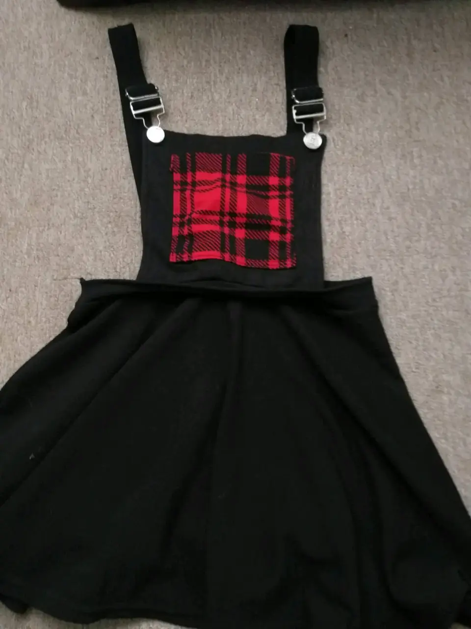 Vestido negro con tirantes escoceses - miniatura 1