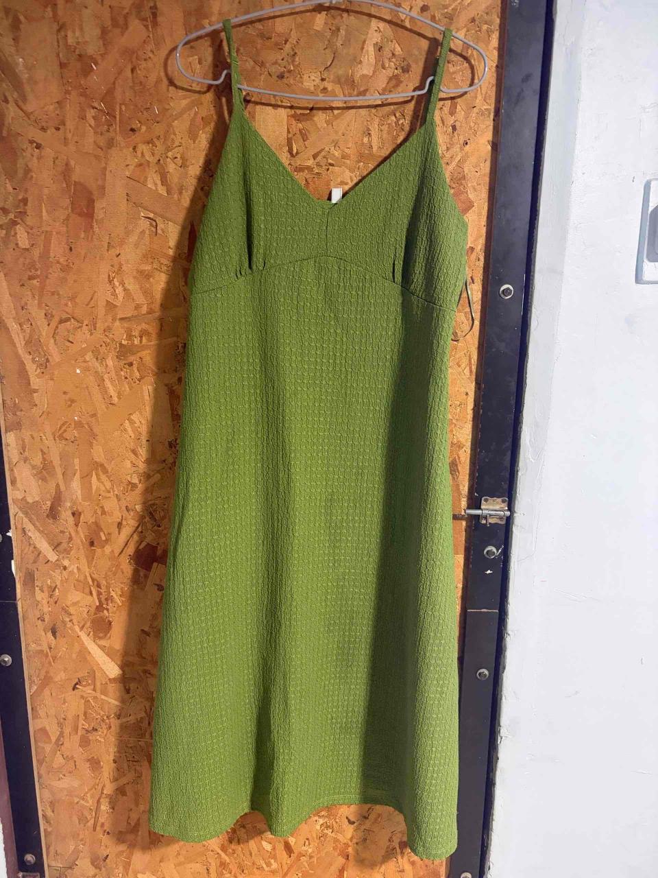 Vestido verde tirantes delgados