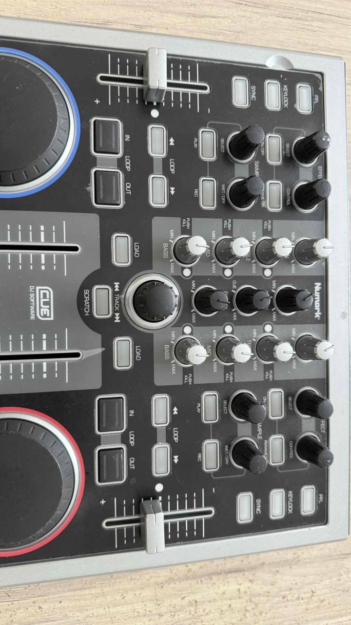 Controlador DJ Numark Total control - miniatura 3