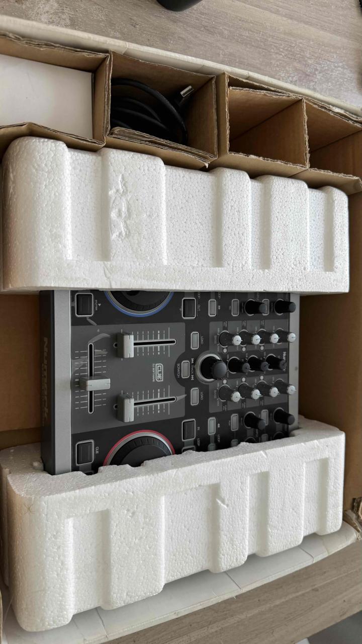 Controlador DJ Numark Total control - miniatura 5