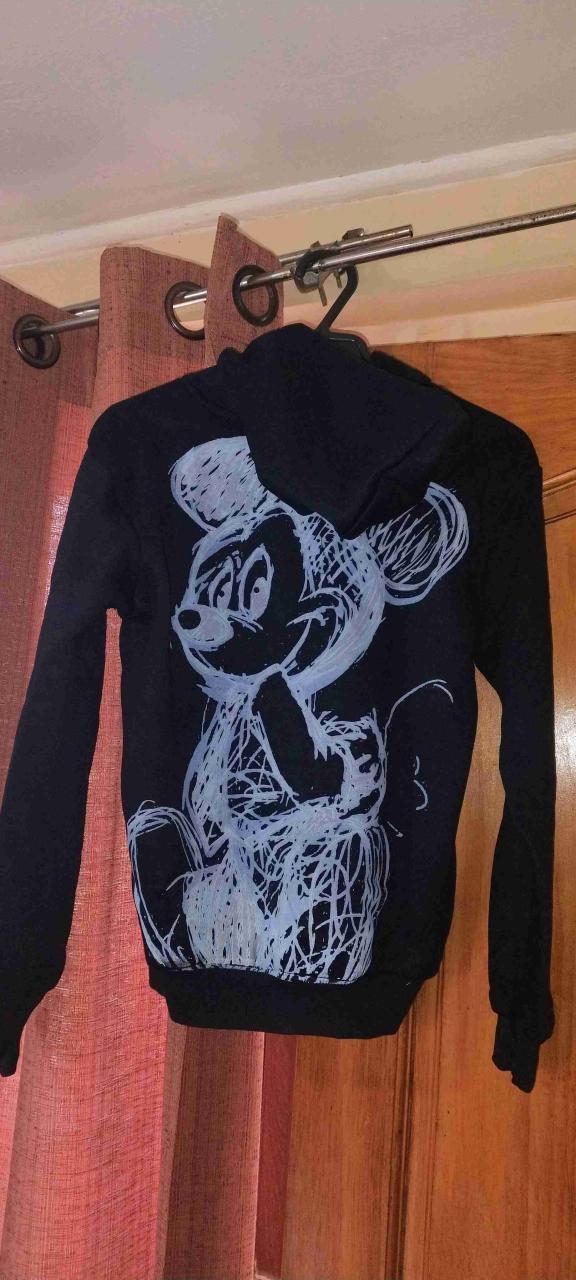Polerón negro Minnie Mouse - miniatura 4
