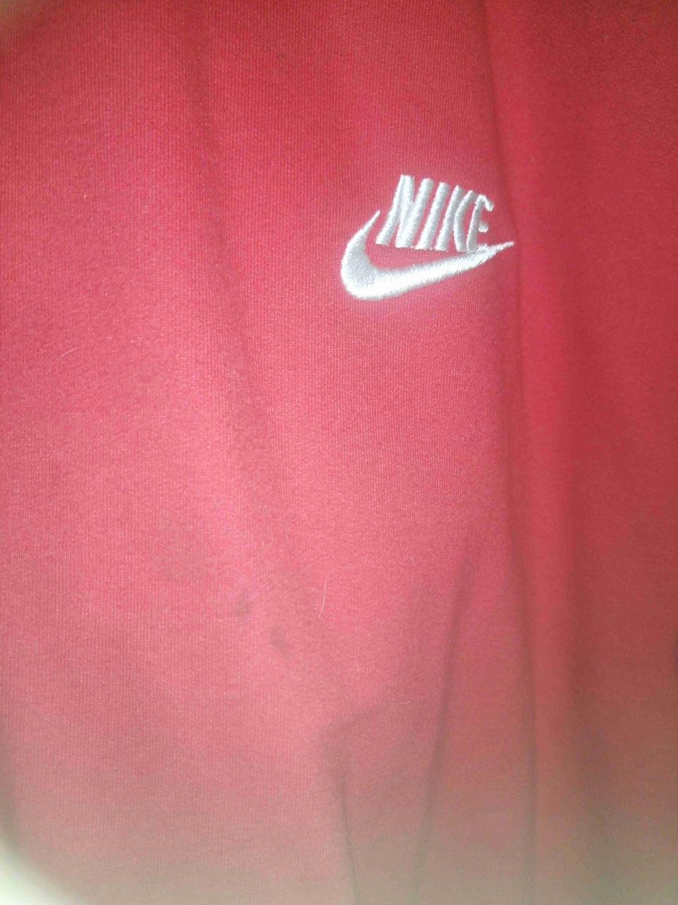 Polerón rojo Nike - miniatura 3
