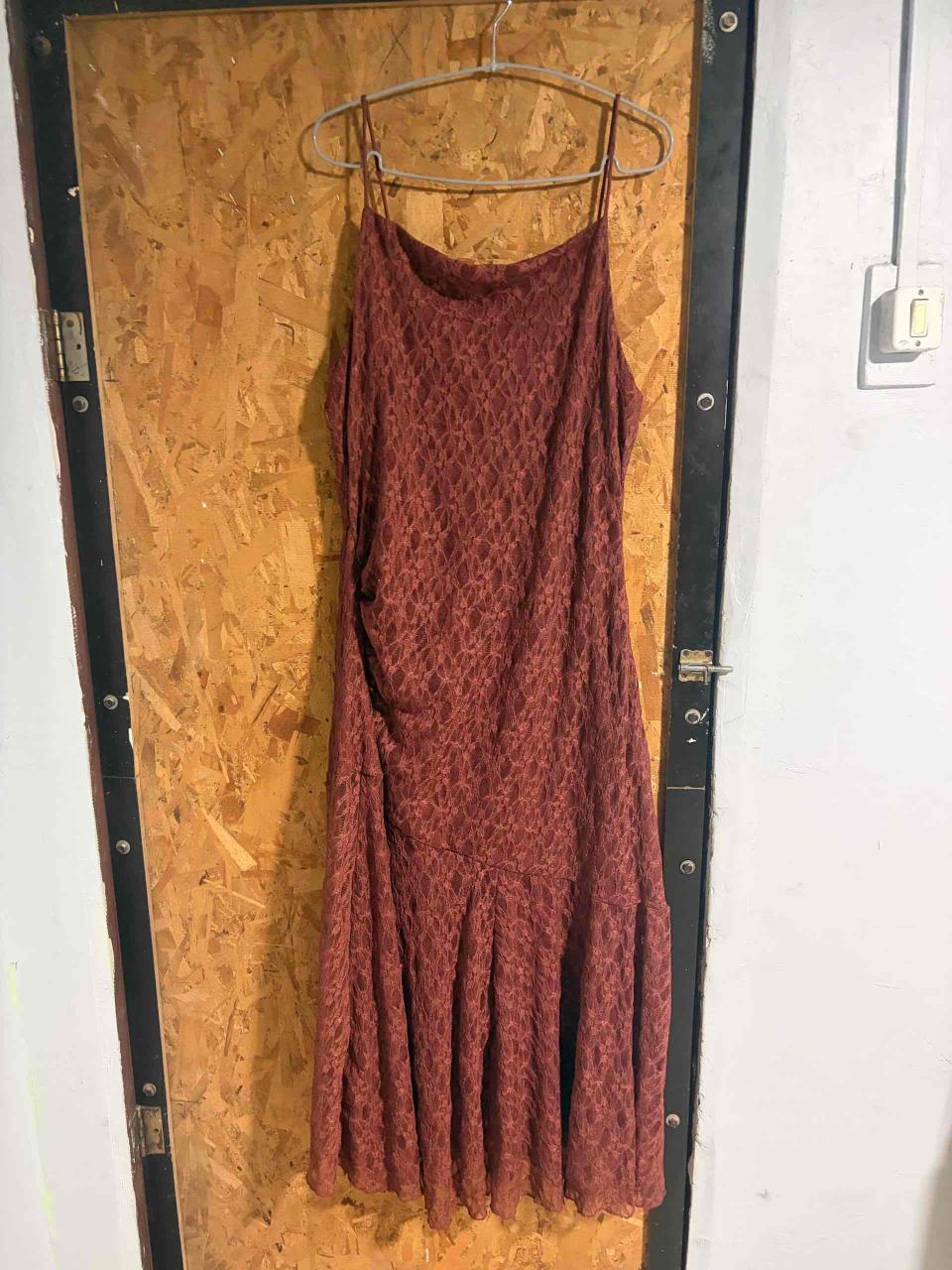 Vestido largo encaje burdeo - miniatura 1