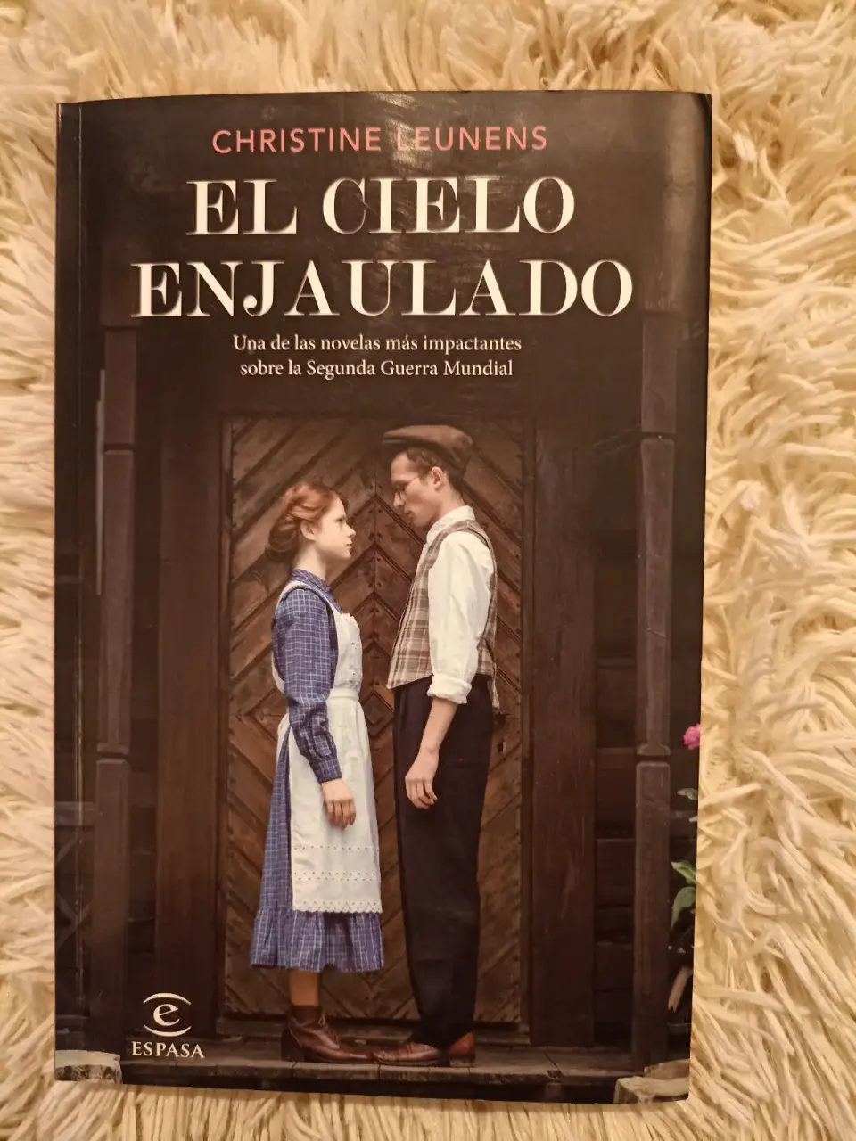 Libro 'El cielo enjaulado' de Christine Leunens - miniatura 1