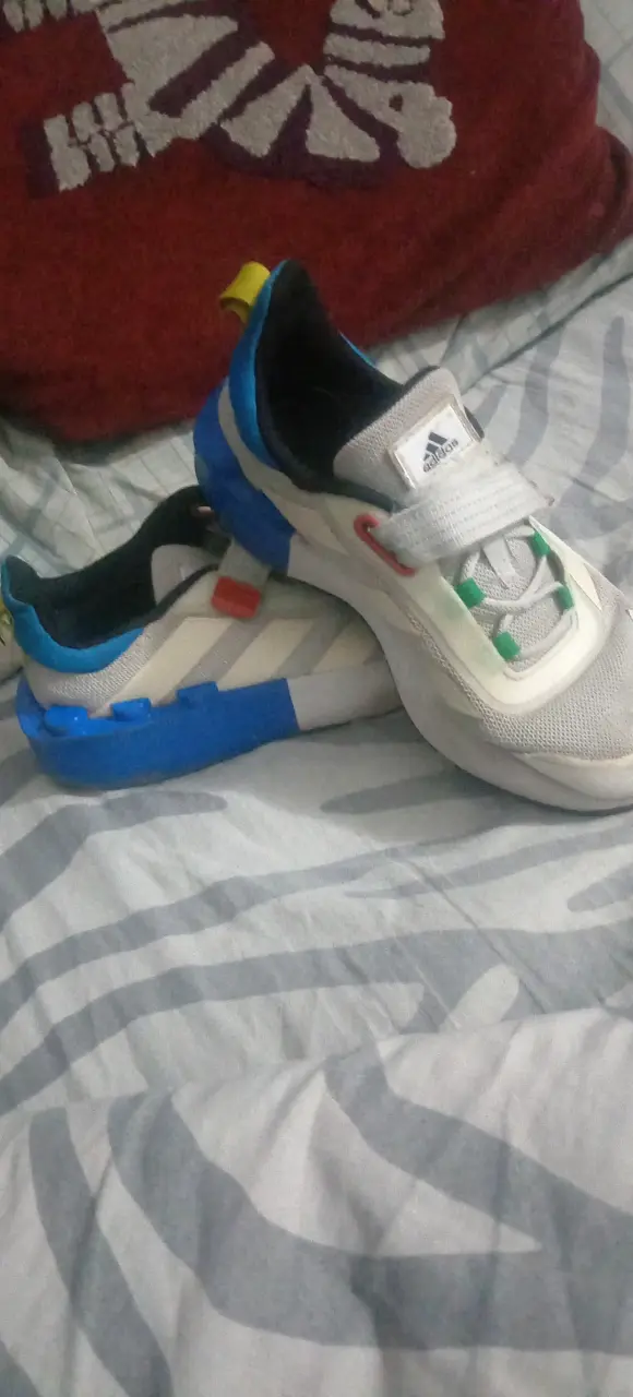 Botines negros con hebillas - miniatura 4