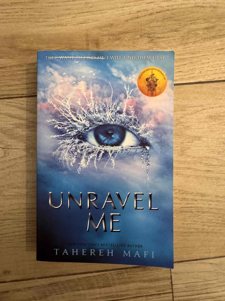 Libro 'Unravel Me' por Tahereh Mafi