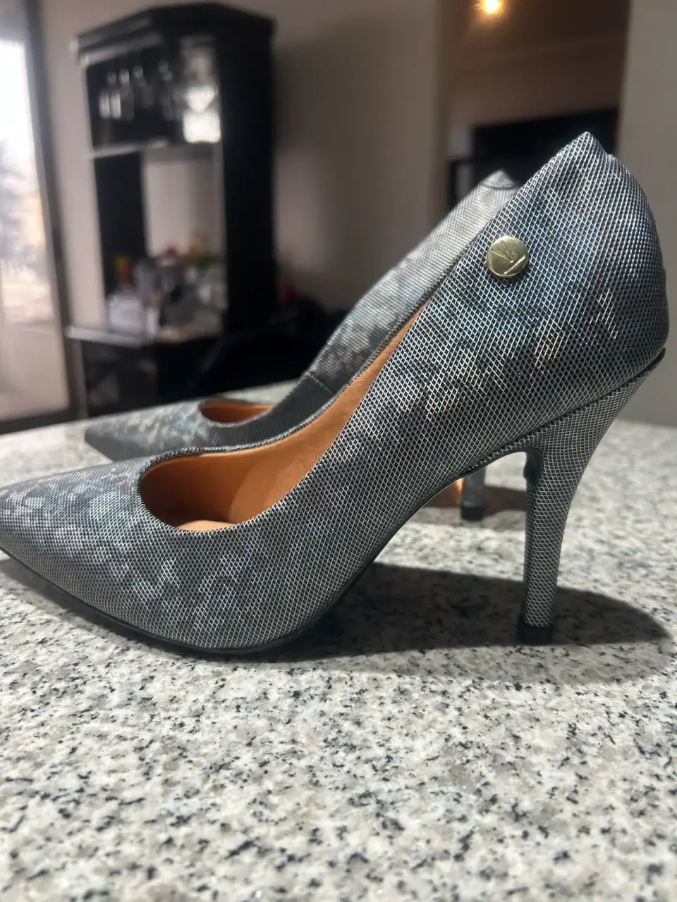 Tacones grises elegantes - miniatura 1