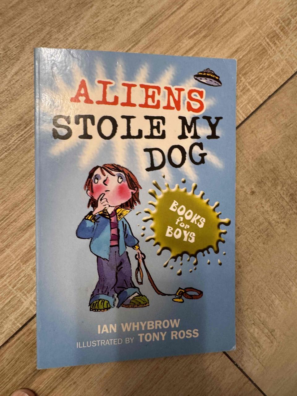 Libro 'Aliens Stole My Dog'