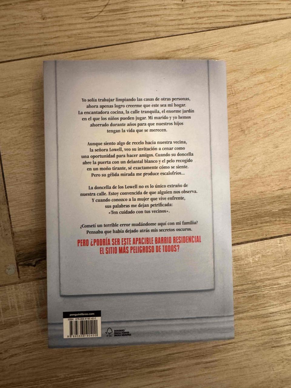 Libro 'La Asistenta Te Vigila' - miniatura 2