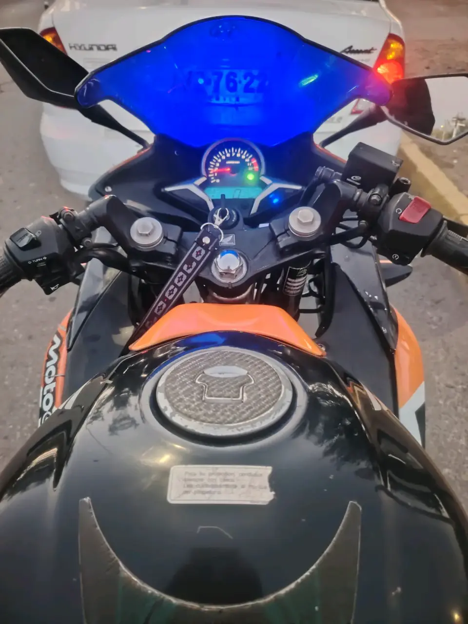 Moto Honda Repsol CBR 250 - miniatura 3