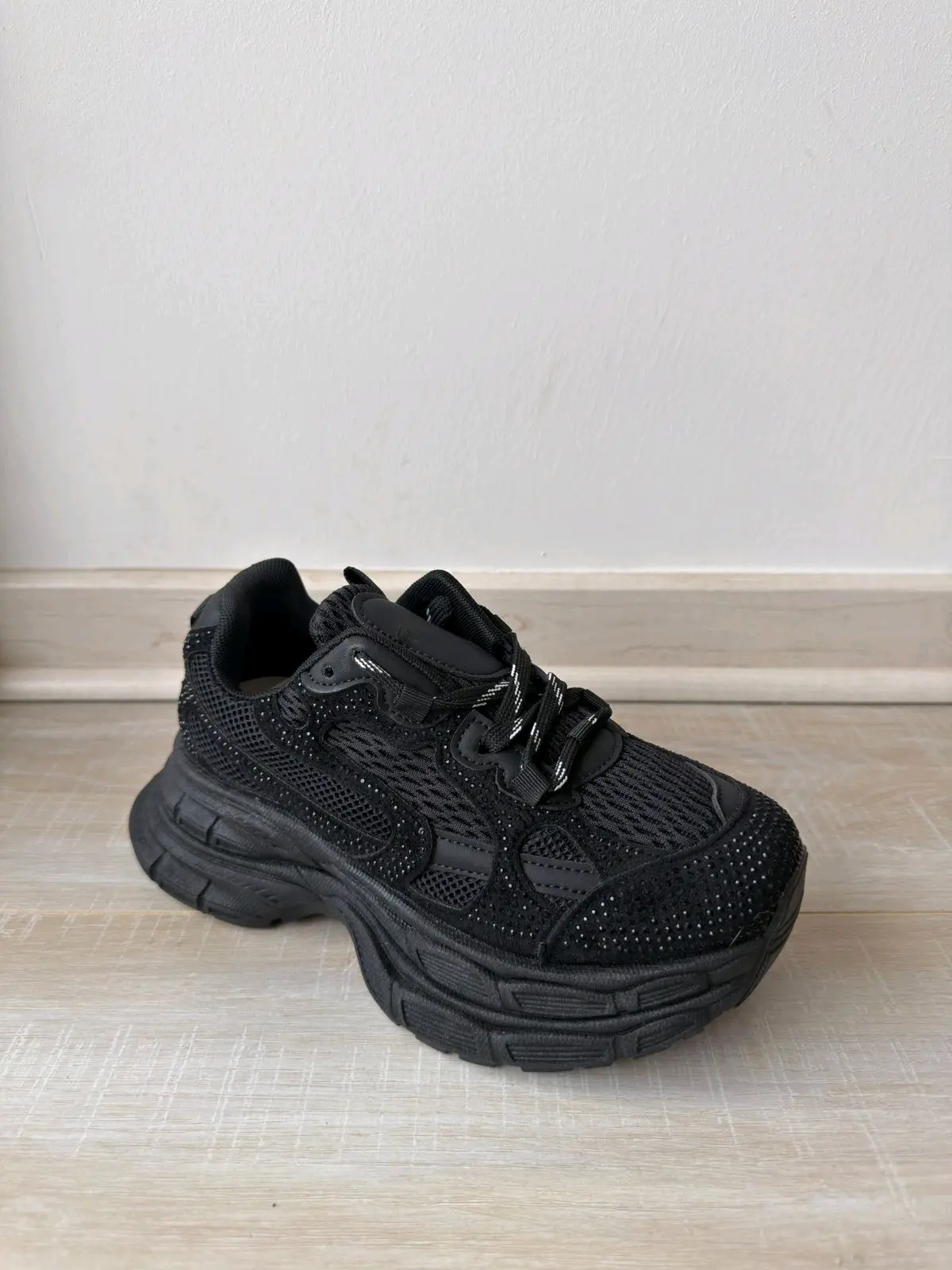 Zapatillas negras con plataforma brillitos - miniatura 2