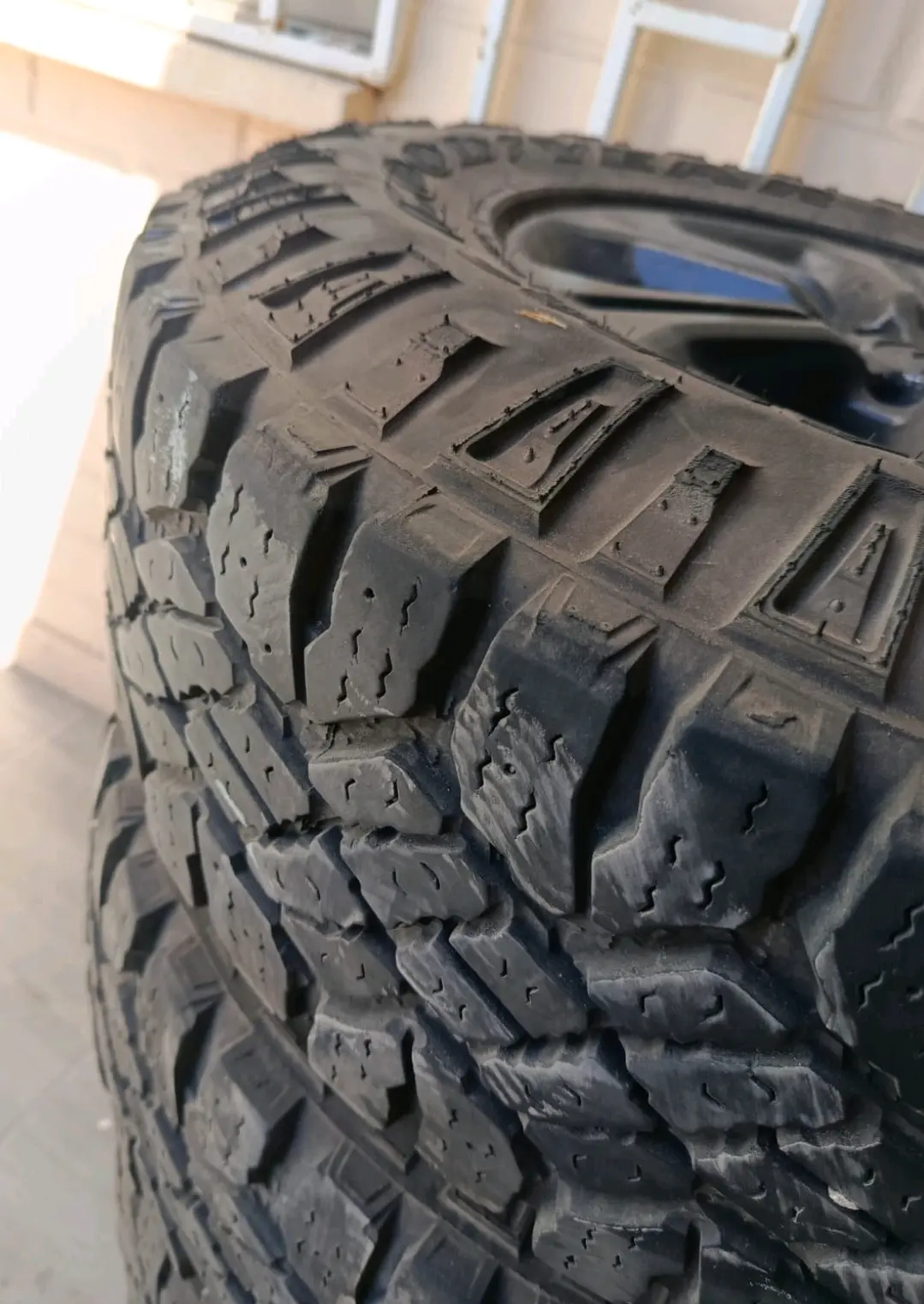 Llanta Goodyear con aro Nissan - miniatura 3