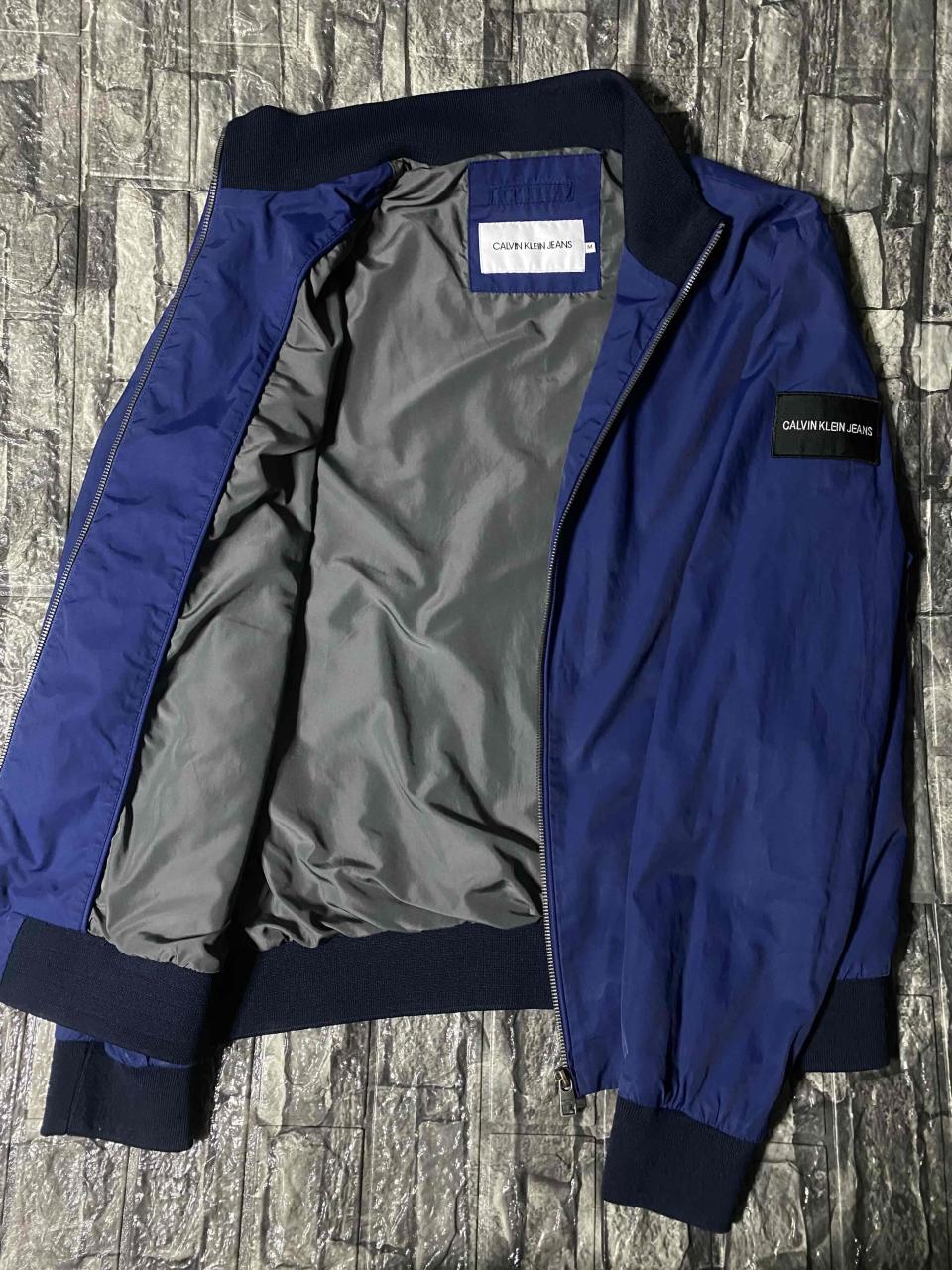 Chaqueta Calvin Klein Talla M 🔵 - miniatura 2