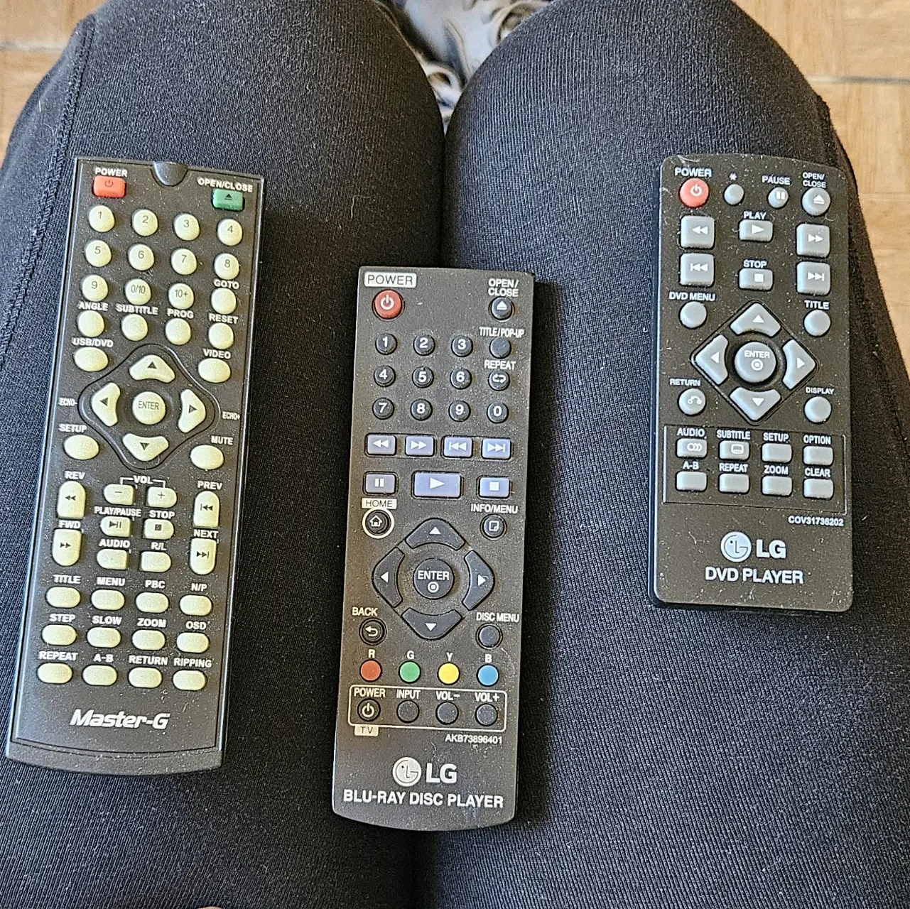 Set de controles remotos LG y master- g