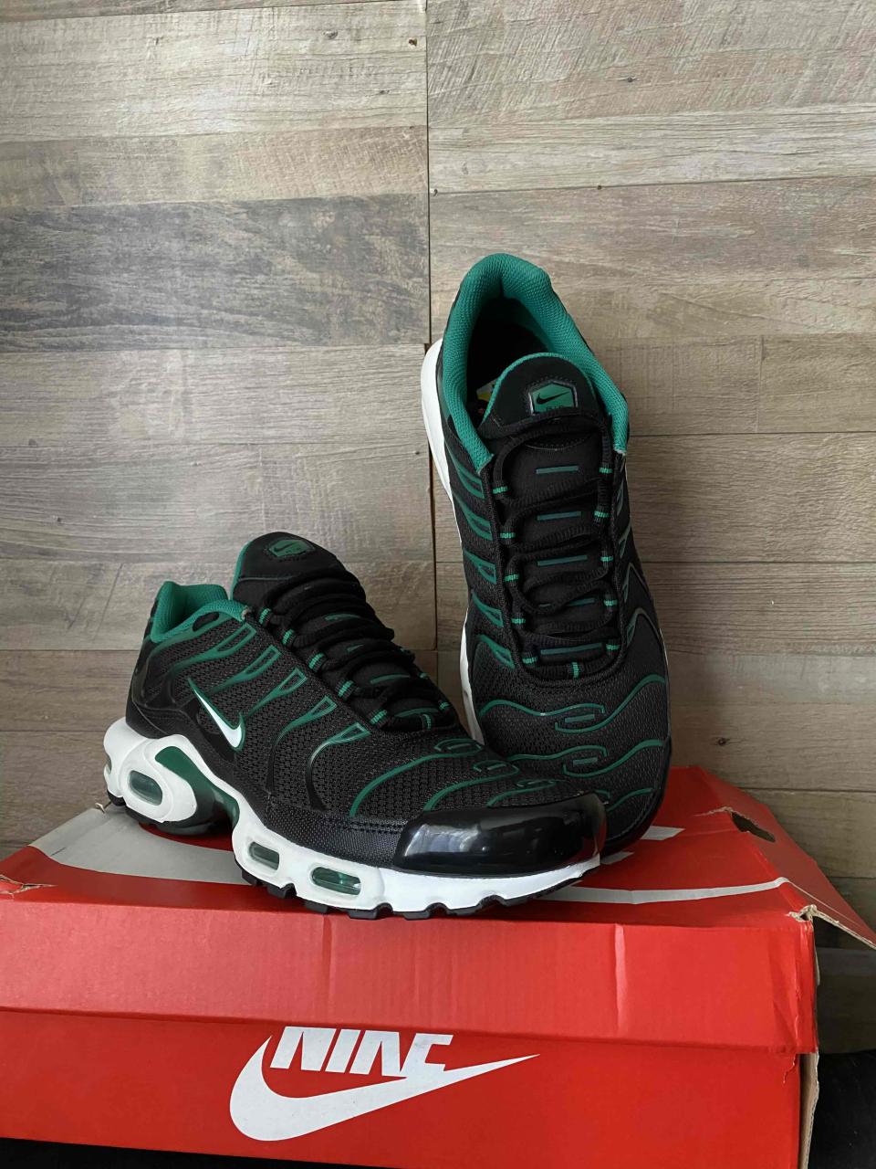 Nike tn talla 44.5 ⚫️🟢 - miniatura 2