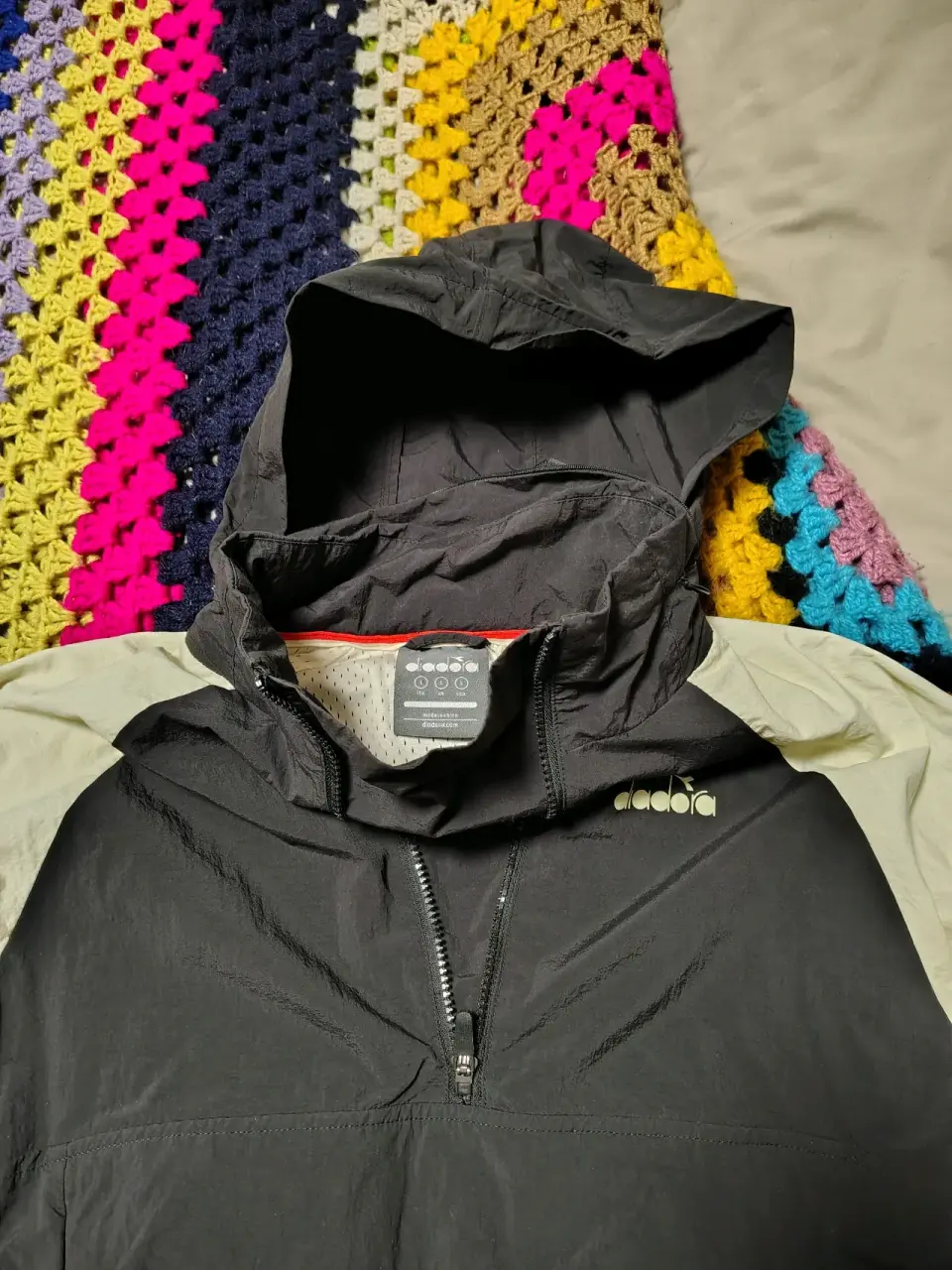 Cortavientos Diadora negro y blanco - miniatura 2