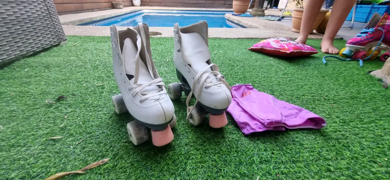Patines de cuatro ruedas blancos n°35 - miniatura 1