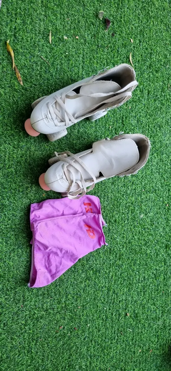 Patines de cuatro ruedas blancos n°35 - miniatura 4