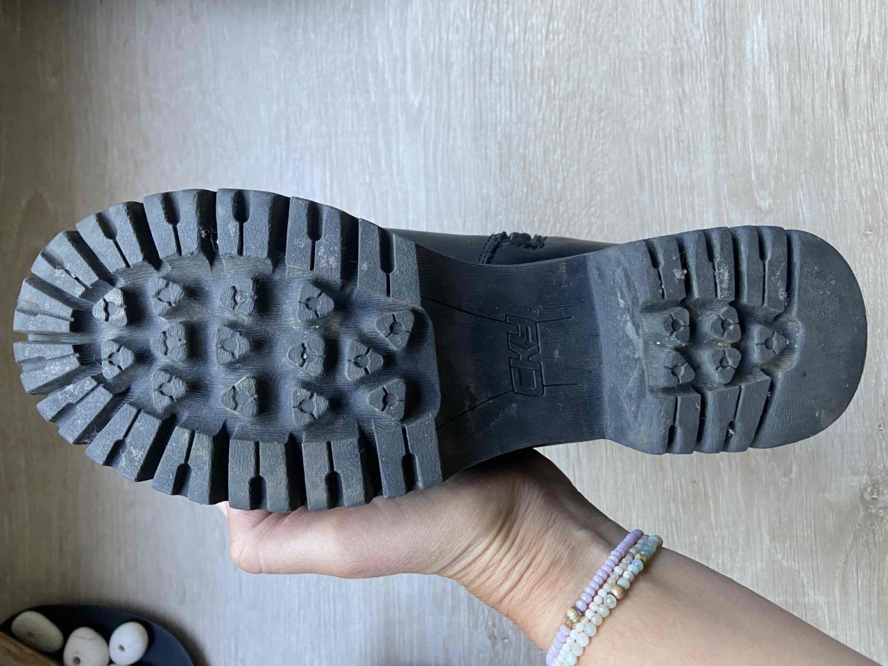 Botines negros con hebillas marca Colloky N 35 - miniatura 2
