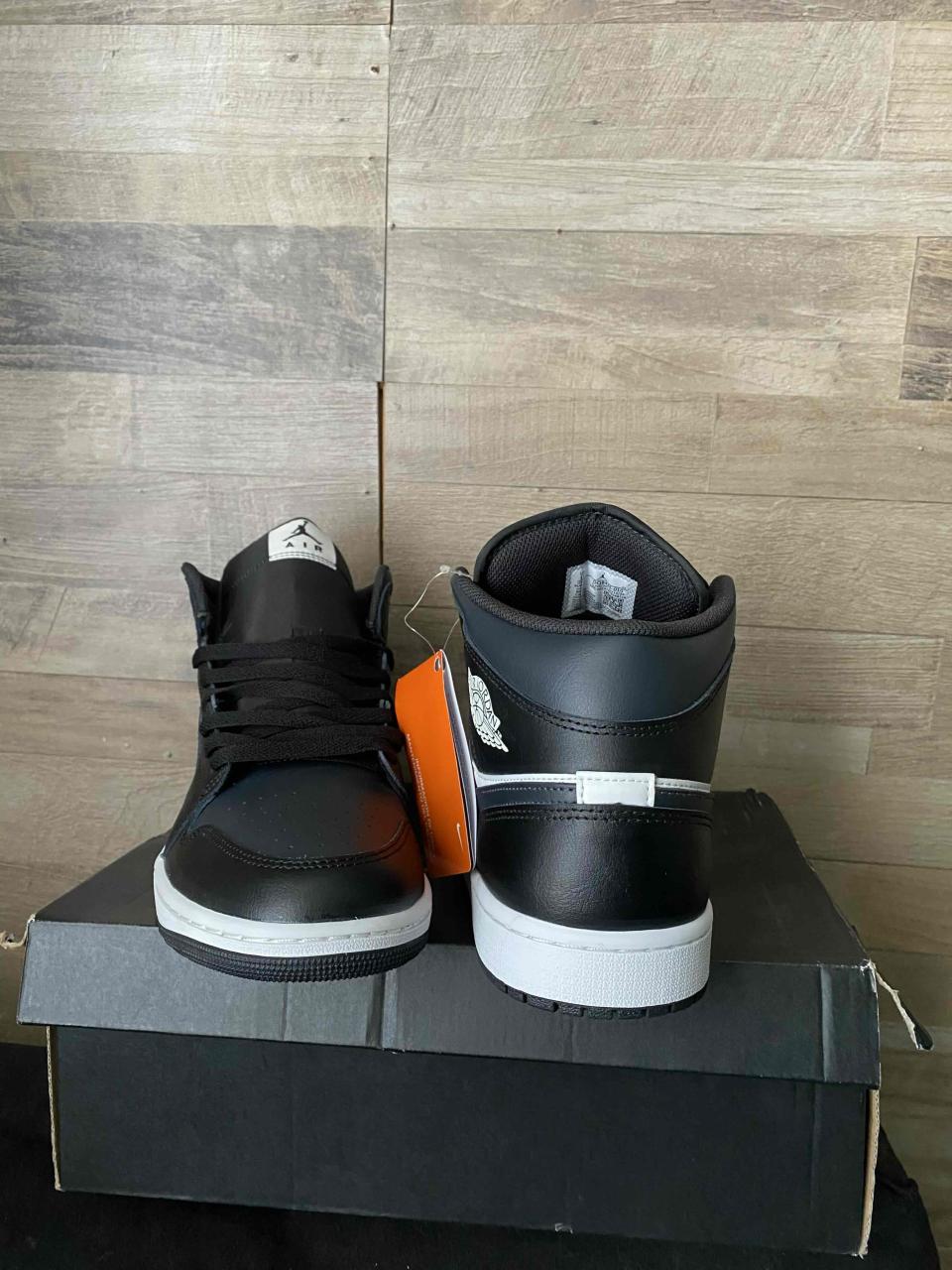 Jordan 1 mid Talla 45 ⚫️⚪️ - miniatura 4